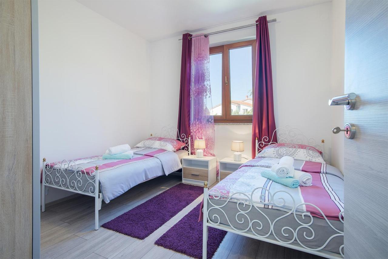 Kaylie Apartment Pula Luaran gambar