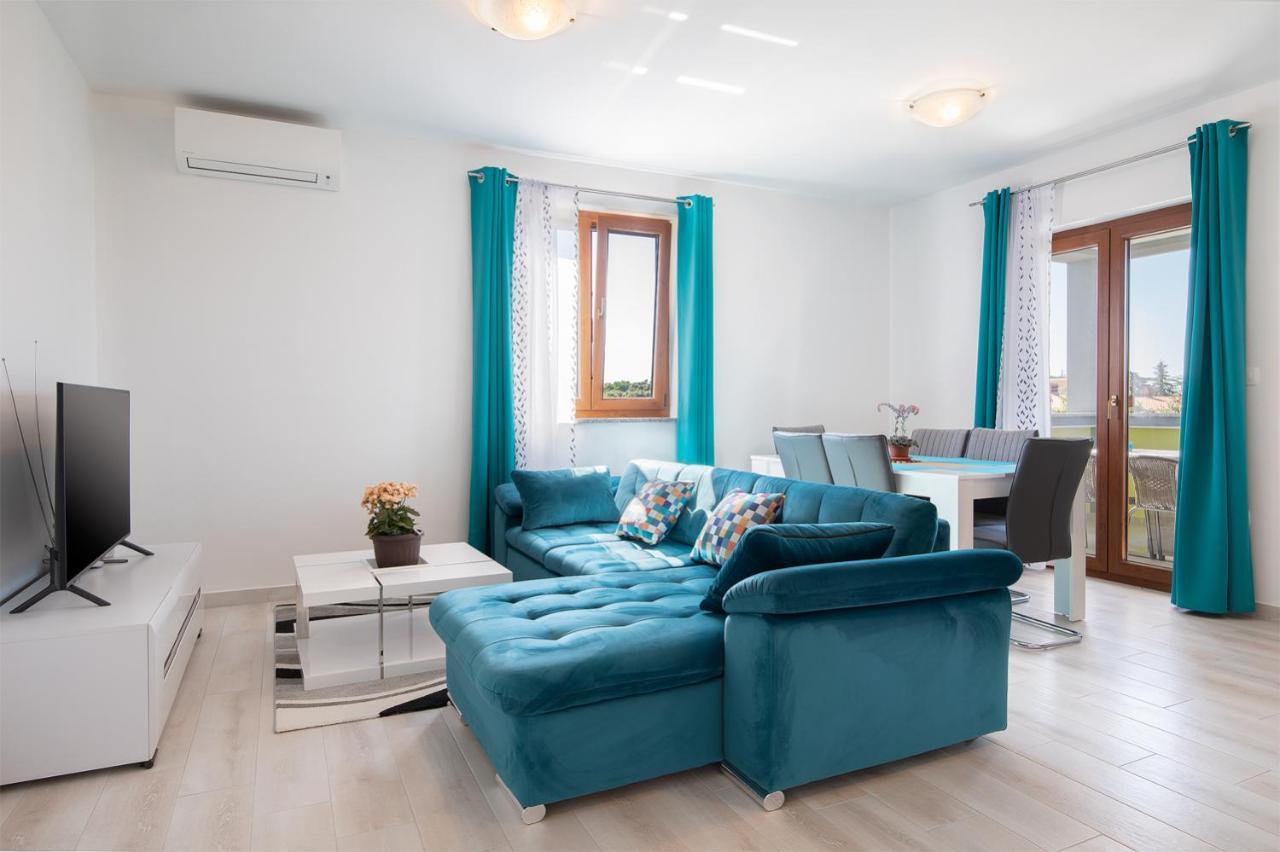 Kaylie Apartment Pula Luaran gambar