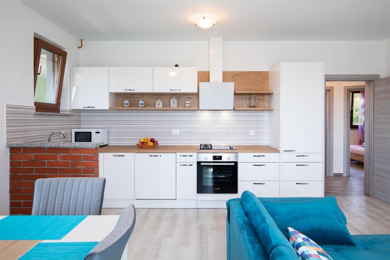 Kaylie Apartment Pula Luaran gambar