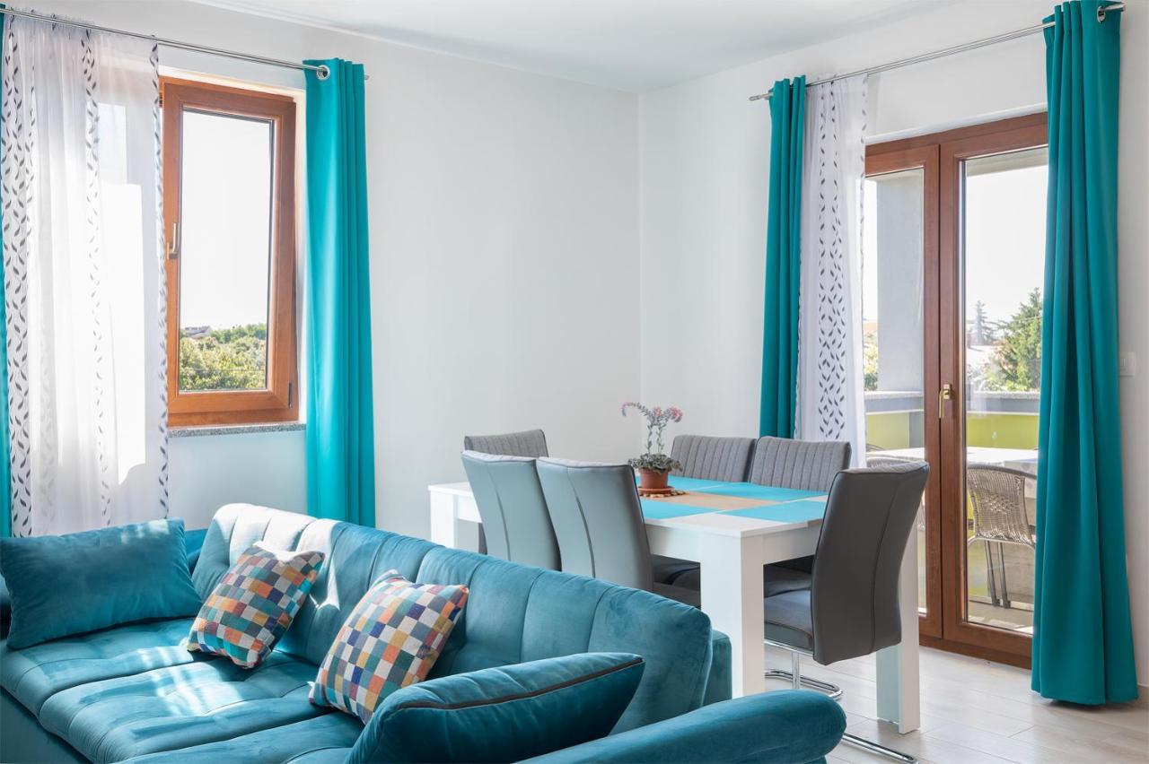 Kaylie Apartment Pula Luaran gambar