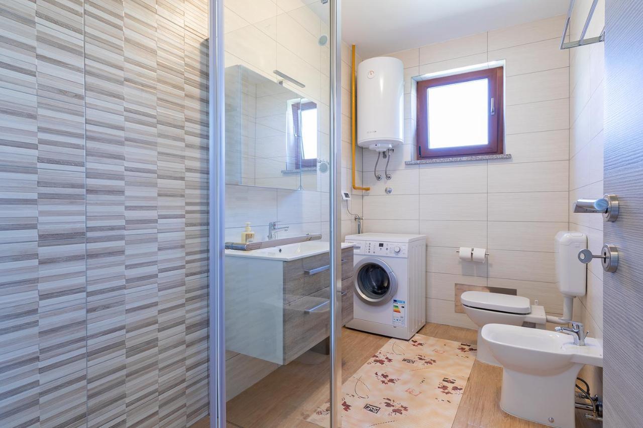 Kaylie Apartment Pula Luaran gambar